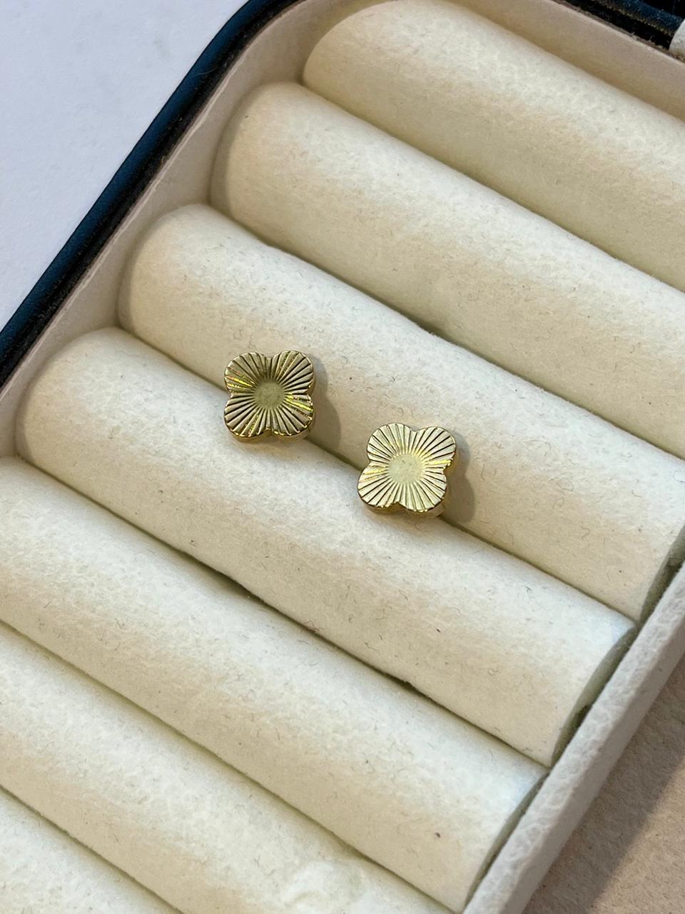 Textured Gold Flower Stud Earrings