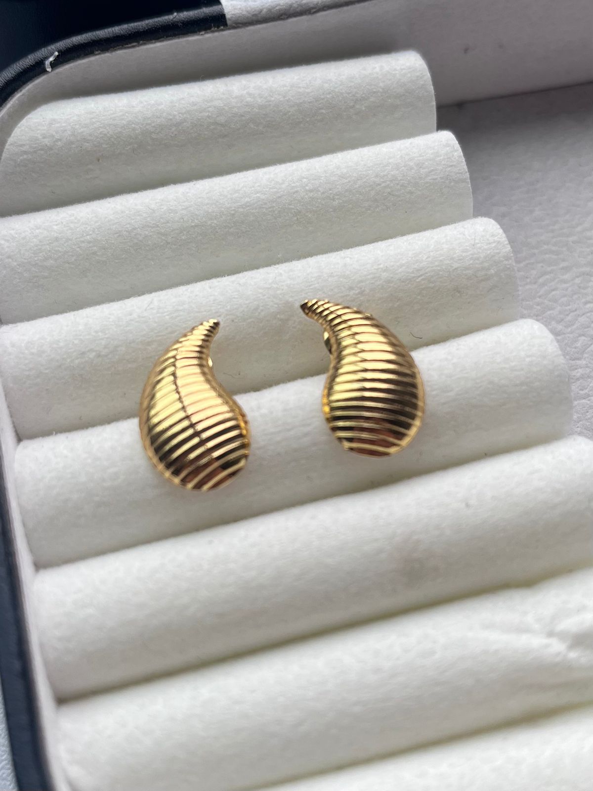 Shell Drop Earrings