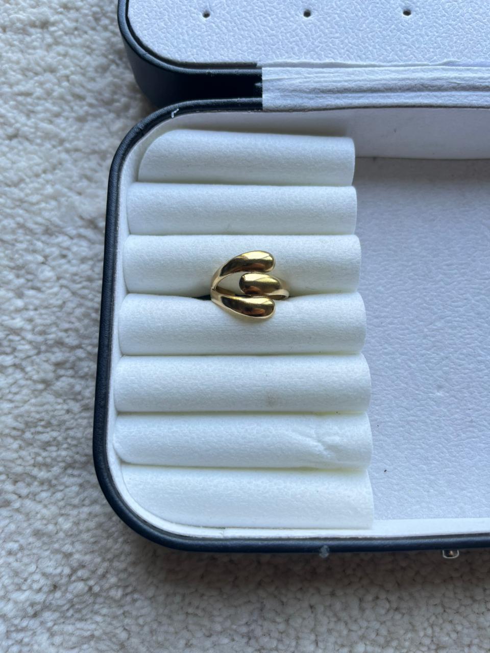 Twin Flow Ring